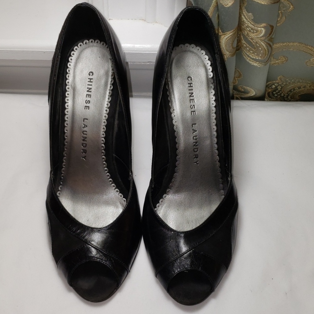 Chinese Laundry 7 Black wedge